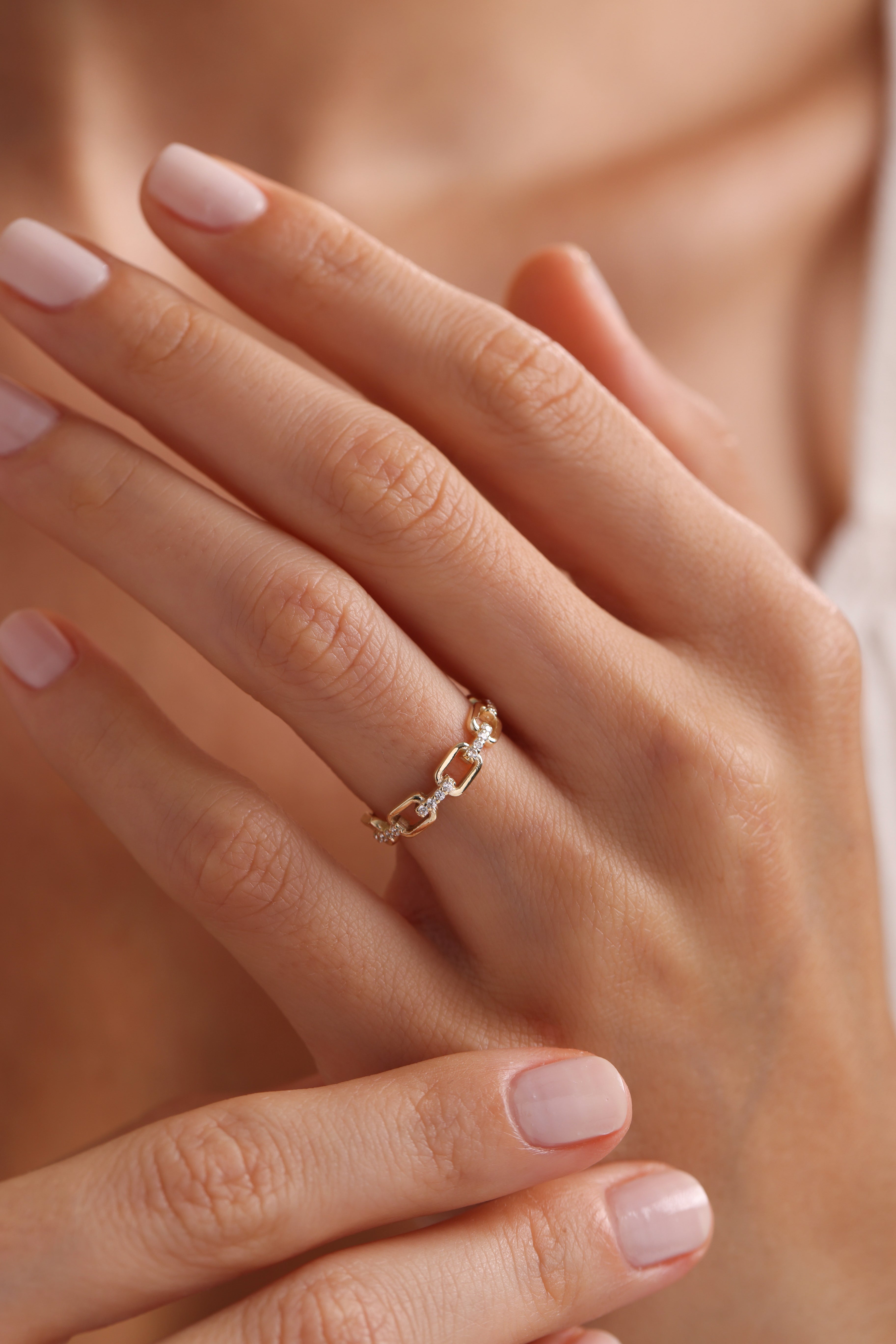 14k Gold Diamond Chain Link Band