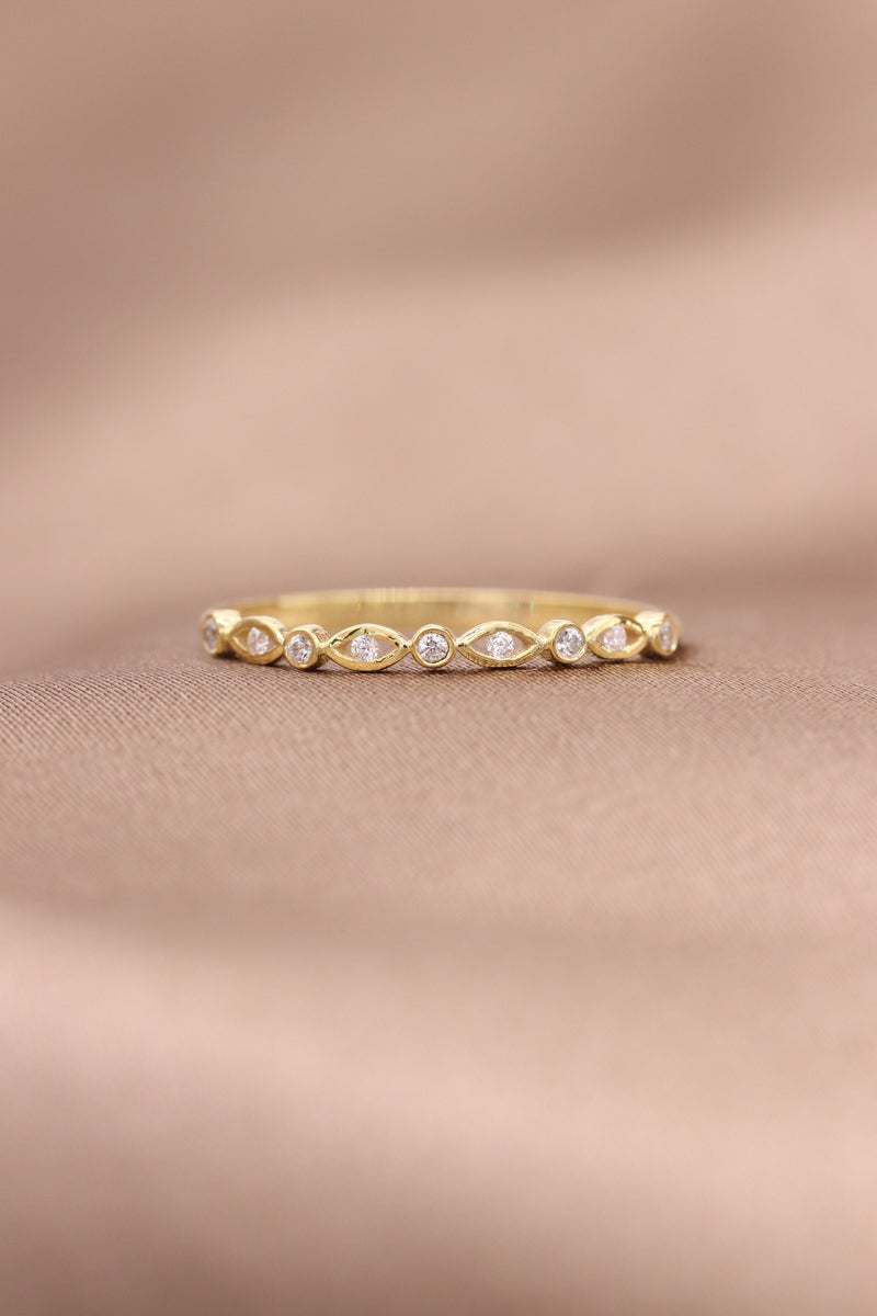 9 Diamond Gold Wedding Ring