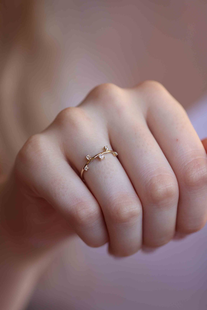 Classic Rings: Minimalist Designs – Lily Arkwright